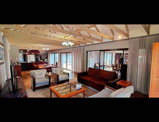 4 BEDROOM HOUSE FOR SALE IN WOODLAND HILLS